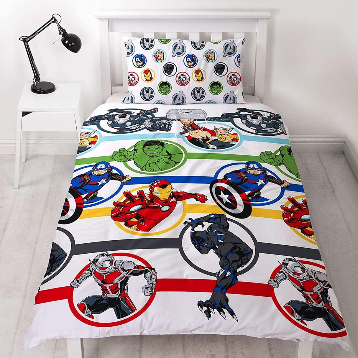 Marvel Avengers 'Strong' Reversible Single Duvet & Pillowcase Set