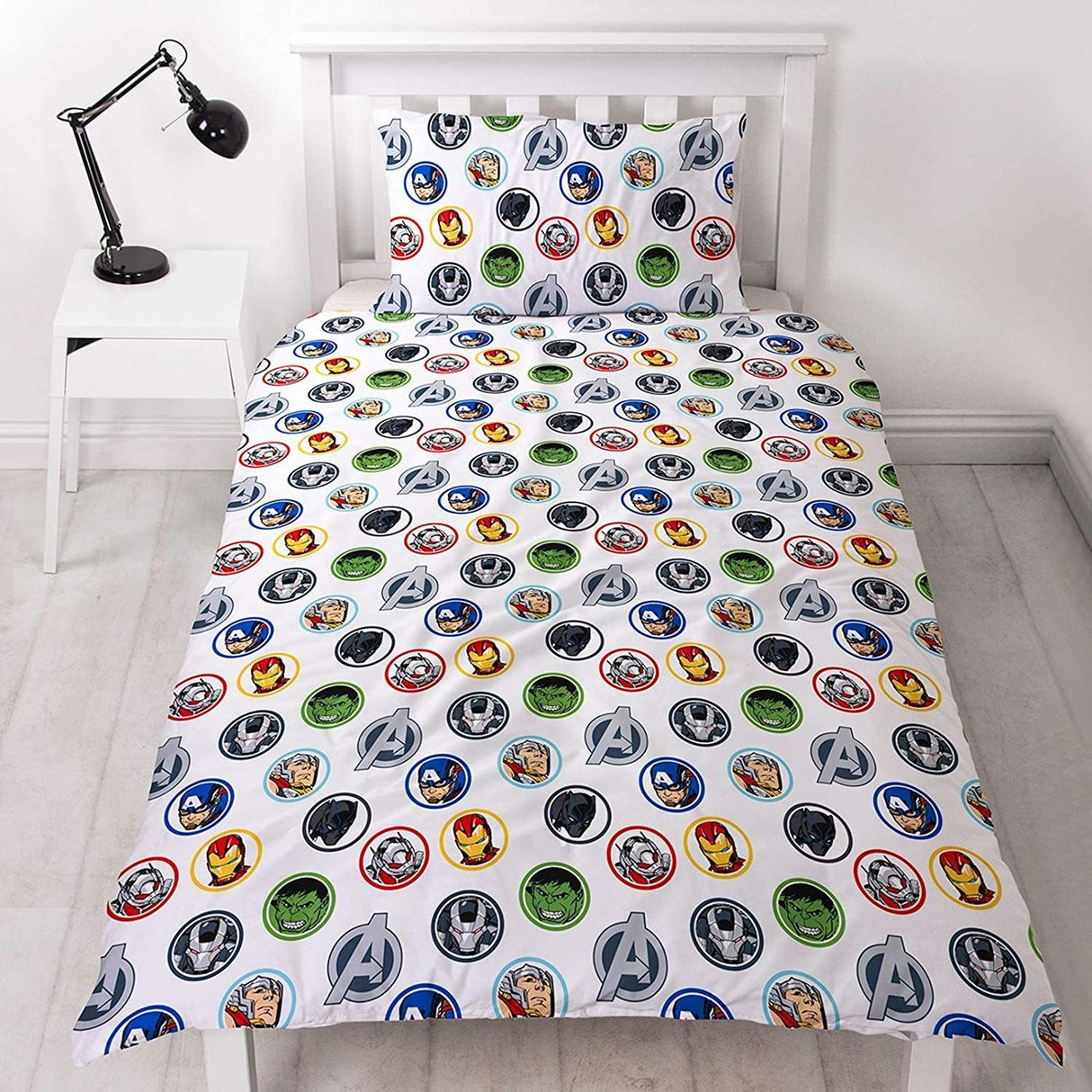 Marvel Avengers 'Strong' Reversible Single Duvet & Pillowcase Set