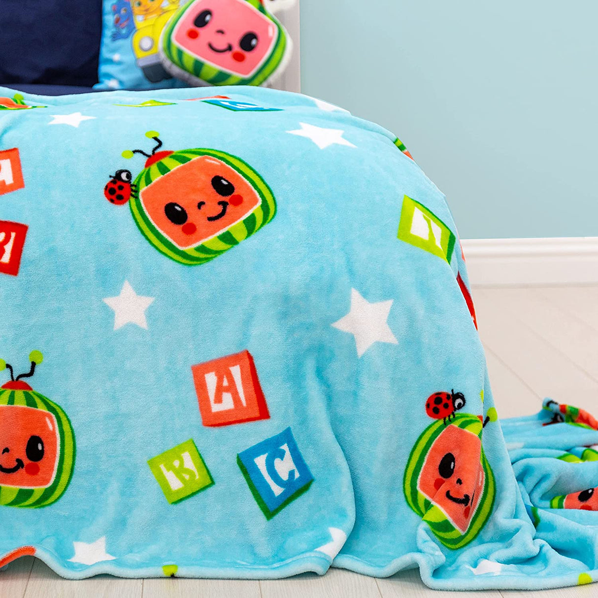 CoComelon 'Friends' Super Soft Kids Fleece Blanket