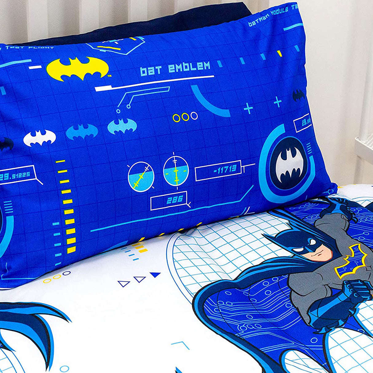 Batman 'Tech' Reversible Single Duvet & Pillowcase Set